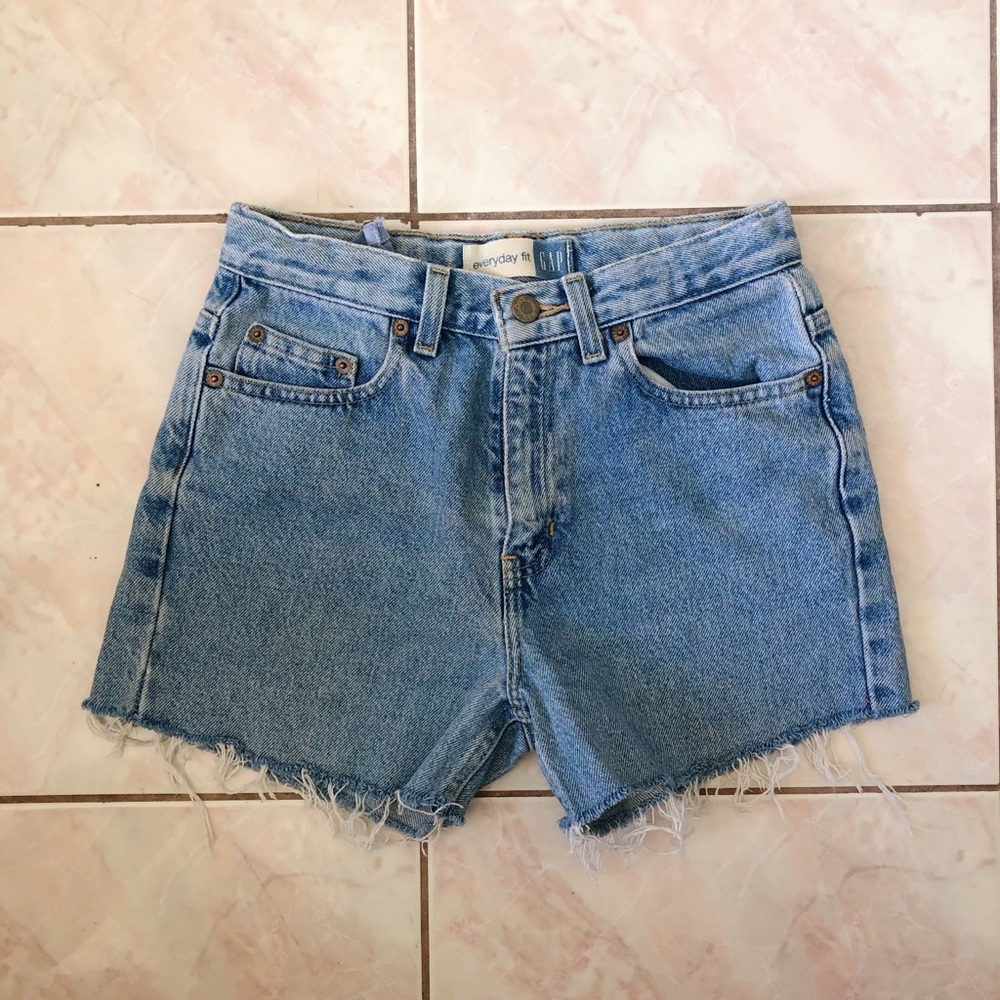 Vintage gap high waisted denim shorts